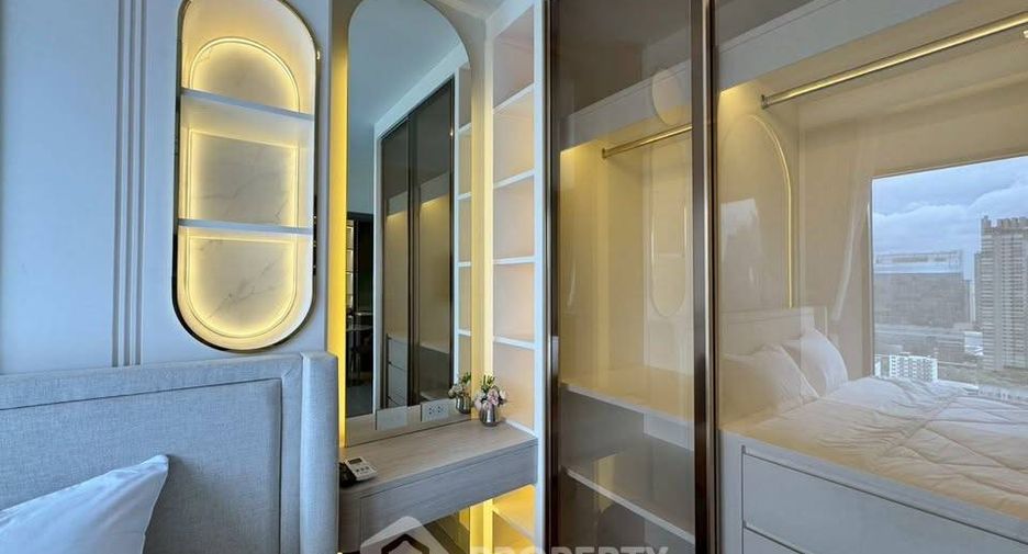 For rent 2 bedrooms condo in Huai Khwang, Bangkok