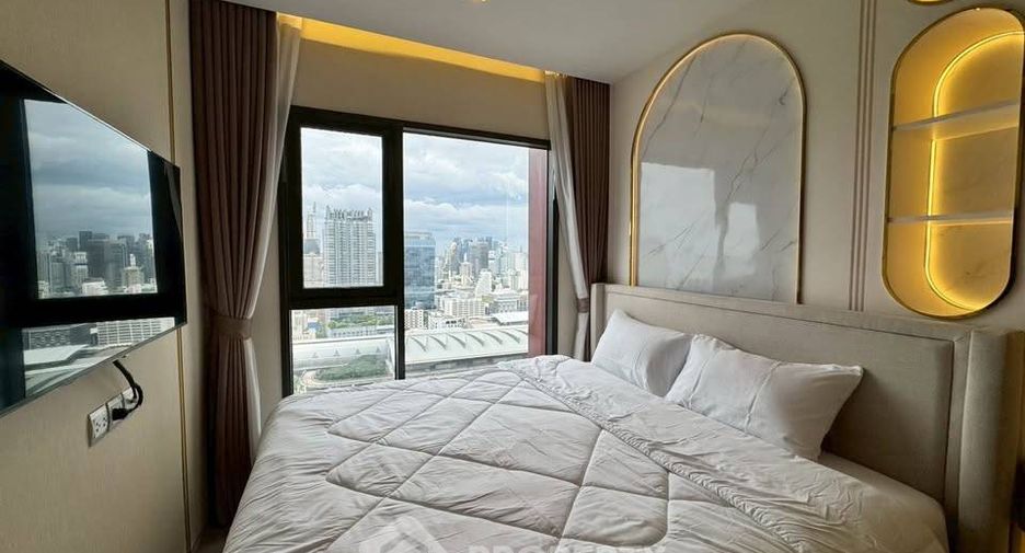 For rent 2 bedrooms condo in Huai Khwang, Bangkok
