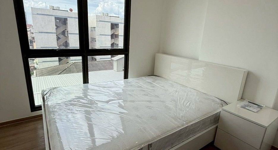 For rent 2 bedrooms condo in Bang Kapi, Bangkok