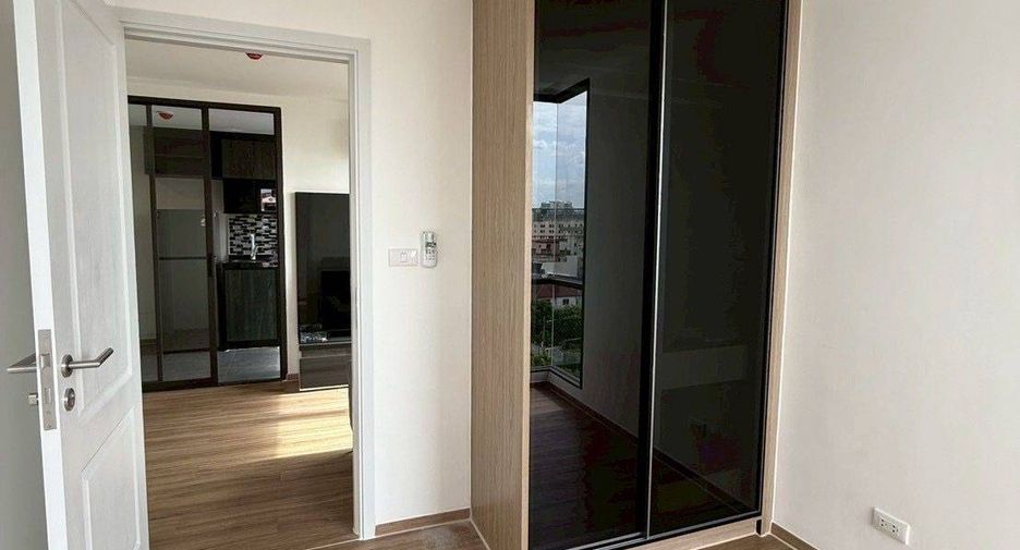For rent 2 bedrooms condo in Bang Kapi, Bangkok