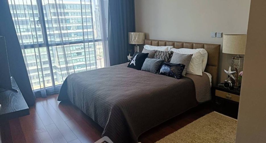 For rent 2 bedrooms condo in Watthana, Bangkok