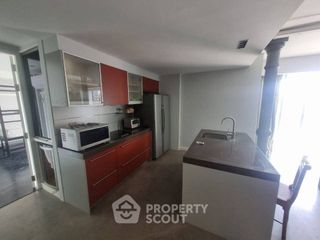 For rent 2 bedrooms condo in Pathum Wan, Bangkok