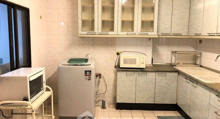 For rent 3 bedrooms condo in Watthana, Bangkok