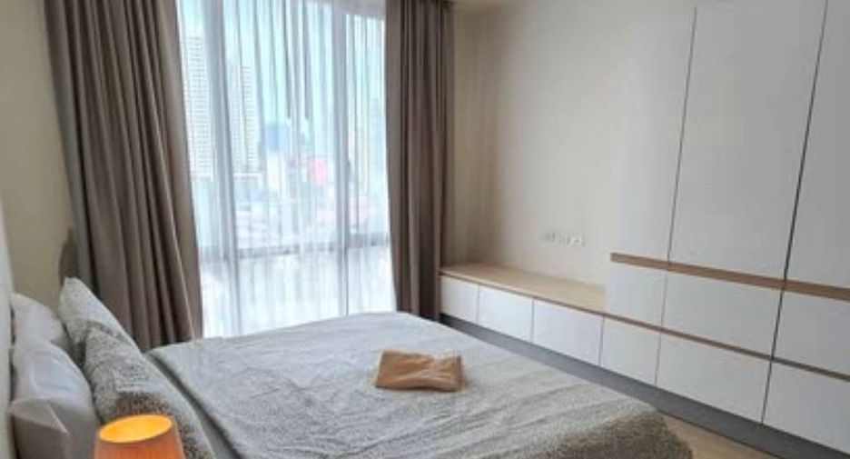 For rent 2 bedrooms apartment in Watthana, Bangkok