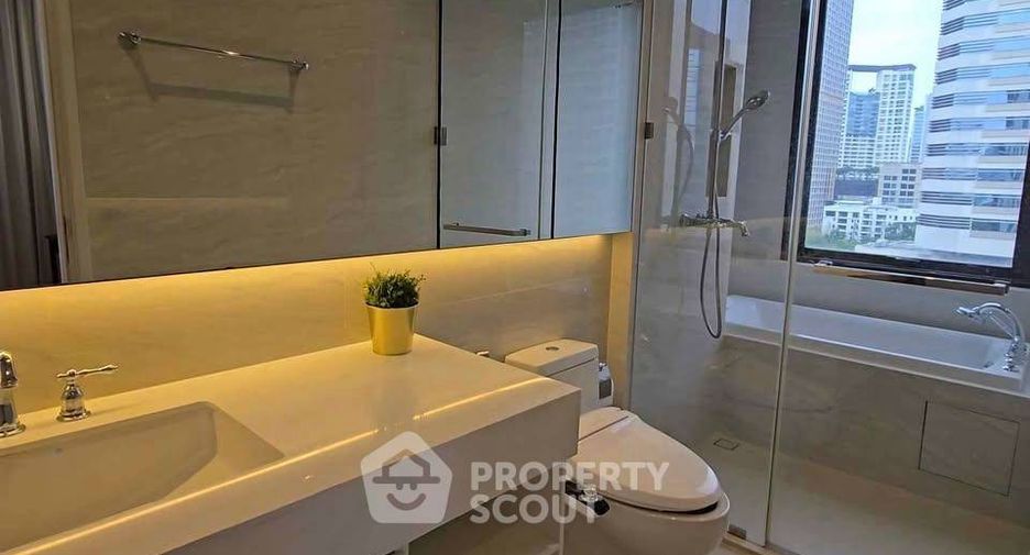 À louer 2 chambres condo à Pathum Wan, Bangkok