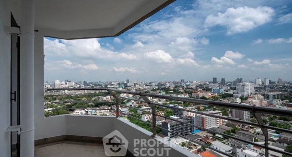 For rent 2 bedrooms condo in Chatuchak, Bangkok