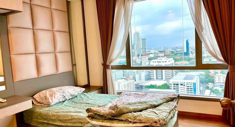 For rent 2 bedrooms condo in Watthana, Bangkok