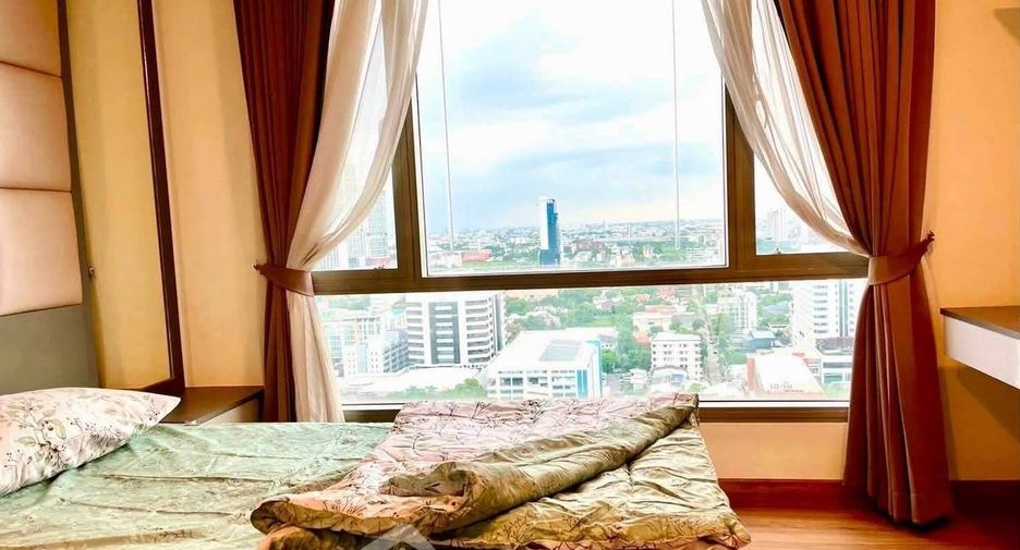 For rent 2 bedrooms condo in Watthana, Bangkok