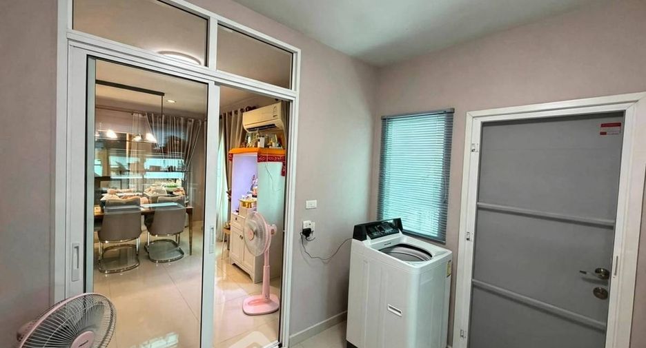 For rent 3 bedrooms house in Suan Luang, Bangkok