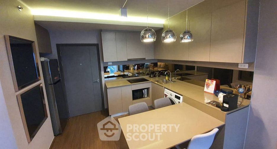 For rent 2 bedrooms condo in Phra Khanong, Bangkok