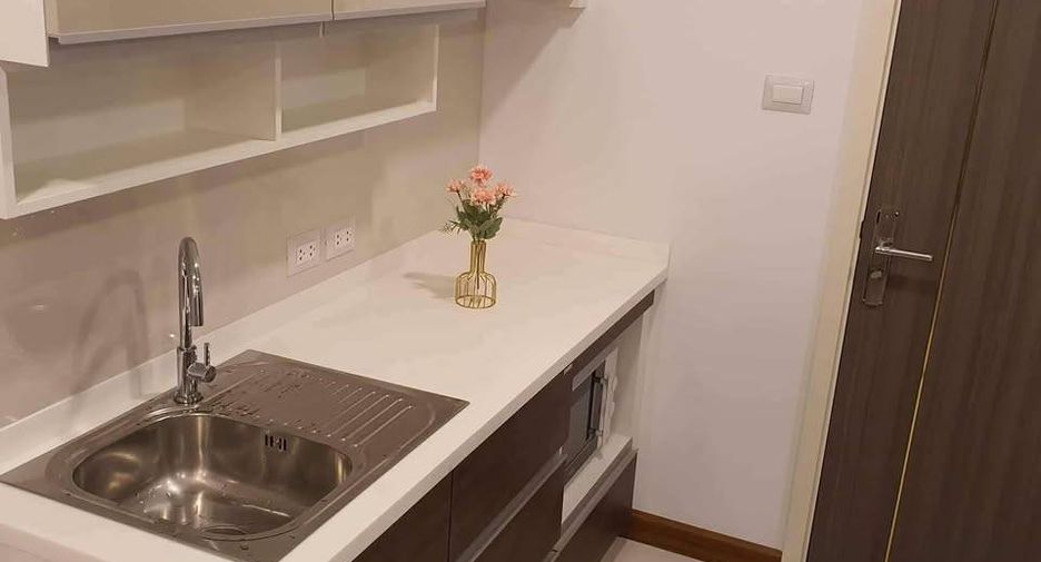 Condo en alquiler de 1 habitaciones en Khlong San, Bangkok