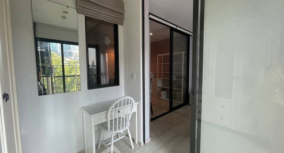 Wohnung zur Miete mit 1 Zimmer in Pathum Wan, Bangkok