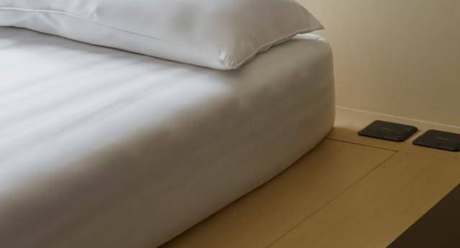 For rent 2 bedrooms condo in Huai Khwang, Bangkok