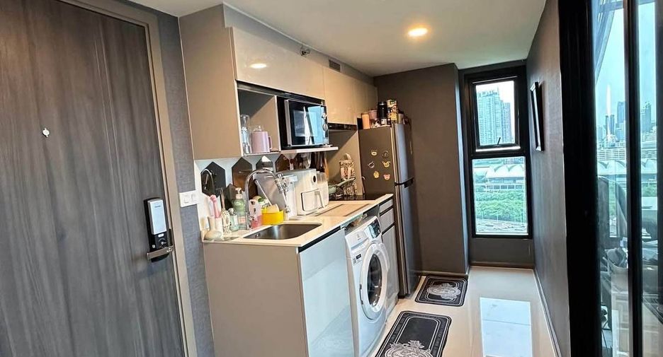 For rent 2 bedrooms condo in Ratchathewi, Bangkok