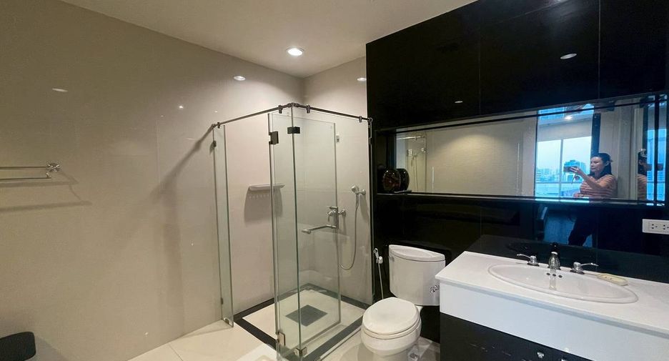 For rent 1 bed condo in Pathum Wan, Bangkok