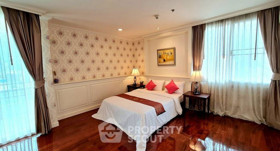For rent 4 bedrooms apartment in Watthana, Bangkok