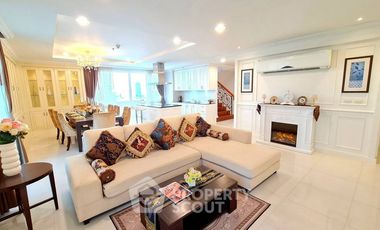 For rent 4 bedrooms apartment in Watthana, Bangkok