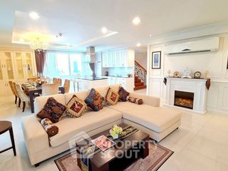 For rent 4 bedrooms apartment in Watthana, Bangkok