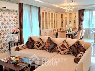 For rent 4 bedrooms apartment in Watthana, Bangkok