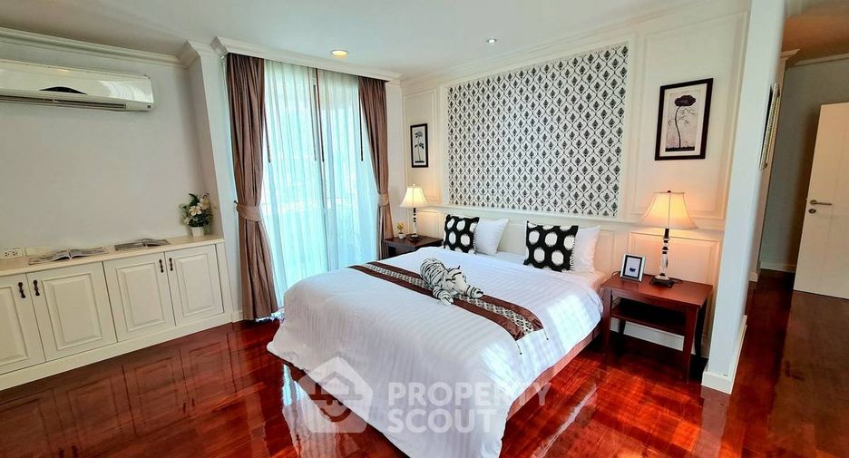 For rent 4 bedrooms apartment in Watthana, Bangkok