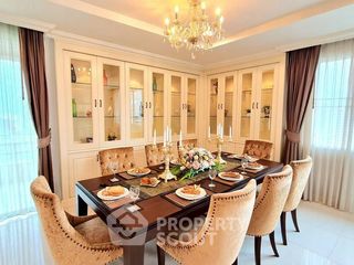 For rent 4 bedrooms apartment in Watthana, Bangkok