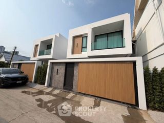 For rent 3 bedrooms villa in Bang Lamung, Chonburi