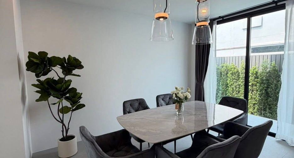 For rent 3 bedrooms villa in Bang Lamung, Chonburi