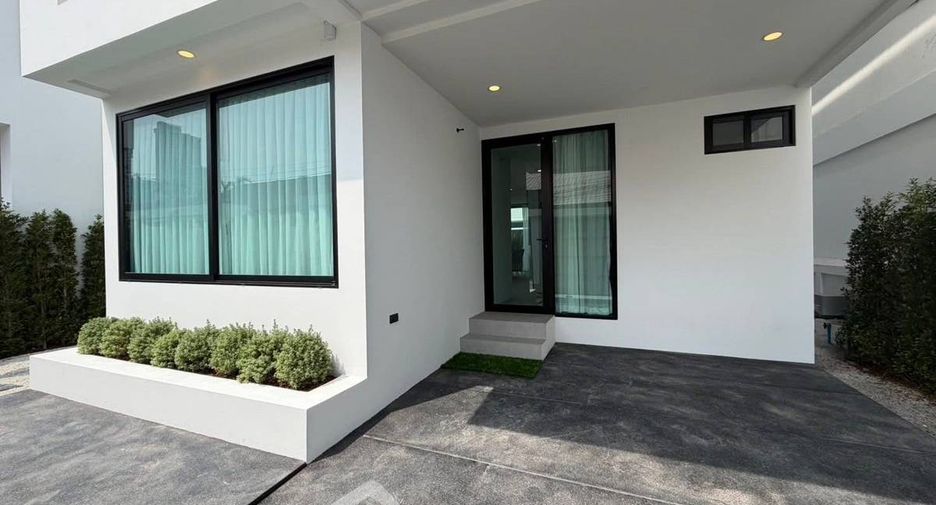 For rent 3 bedrooms villa in Bang Lamung, Chonburi