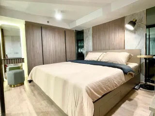 Wohnung zur Miete mit Studio in Huai Khwang, Bangkok