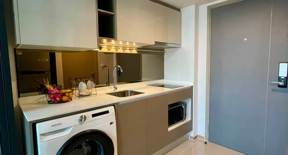 Condo en alquiler de estudio en Huai Khwang, Bangkok