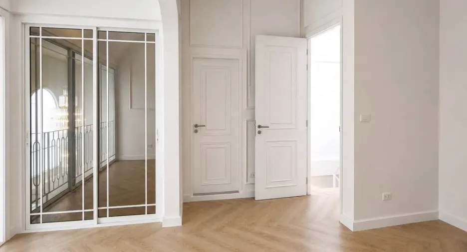 For sale 4 bedrooms townhouse in Phra Khanong, Bangkok