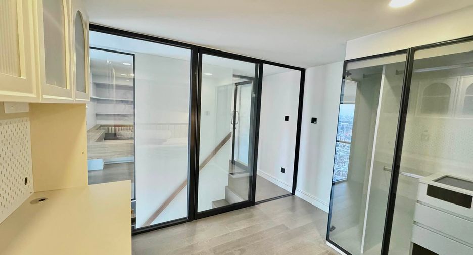 For rent and for sale 3 bedrooms condo in Bang Rak, Bangkok