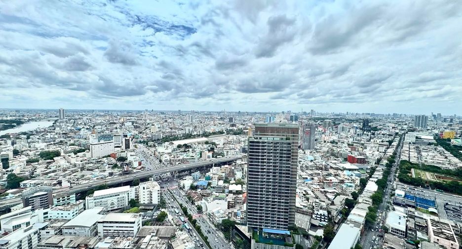 For rent and for sale 3 bedrooms condo in Bang Rak, Bangkok