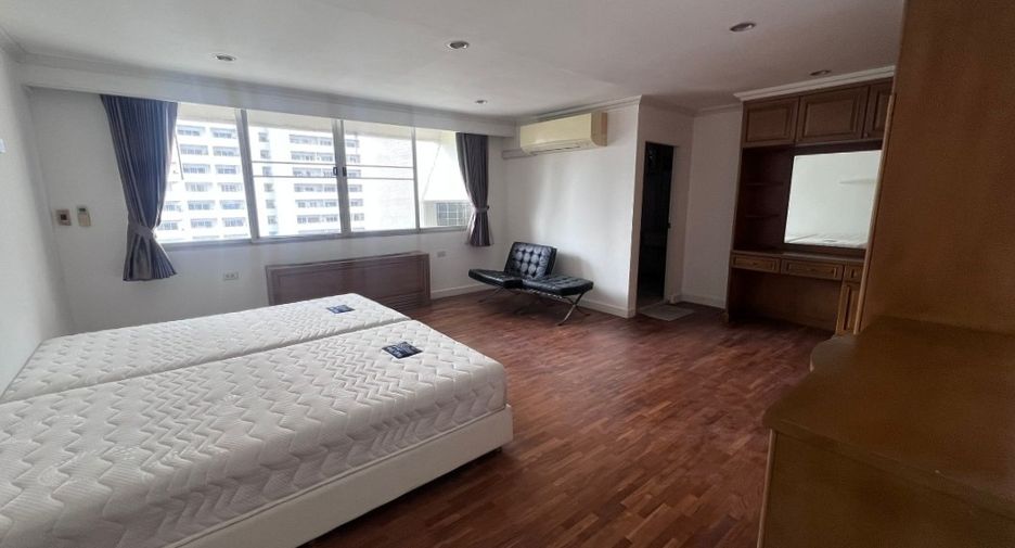 Condo en alquiler de 3 habitaciones en Watthana, Bangkok