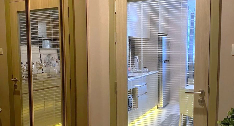 For rent 2 bedrooms condo in Pathum Wan, Bangkok