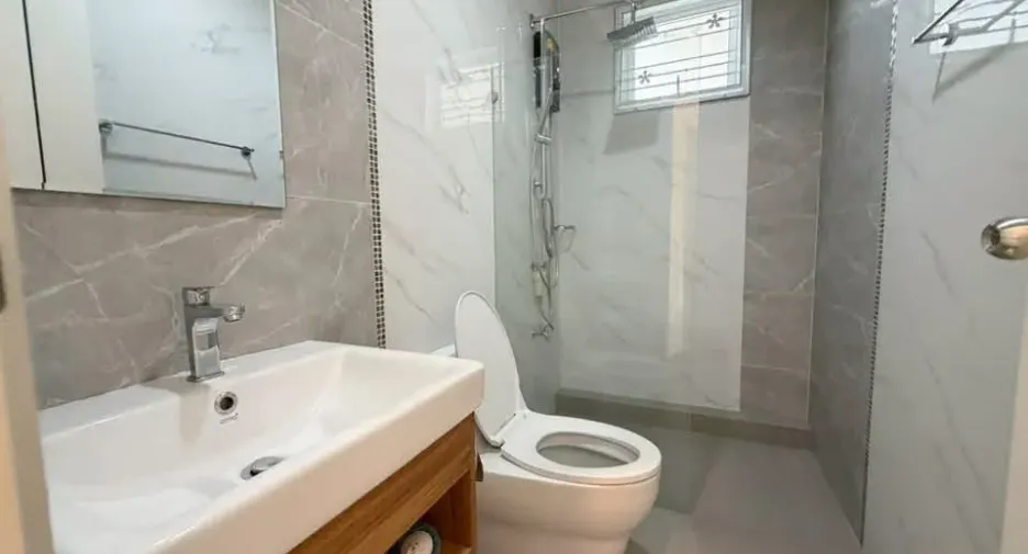 Villa zum Kauf mit 3 Zimmer in Ban Bueng, Chonburi
