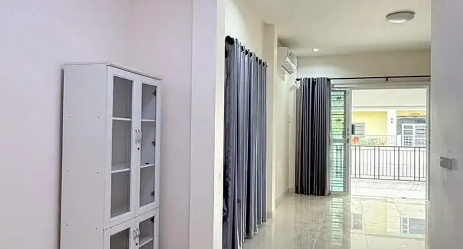 Villa zum Kauf mit 3 Zimmer in Ban Bueng, Chonburi
