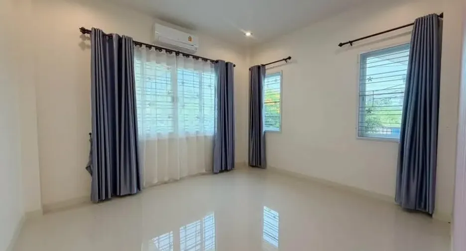 Villa zum Kauf mit 3 Zimmer in Ban Bueng, Chonburi