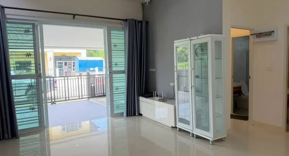 Villa zum Kauf mit 3 Zimmer in Ban Bueng, Chonburi
