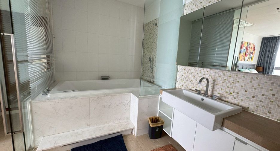 For rent 2 bedrooms condo in Bang Lamung, Chonburi