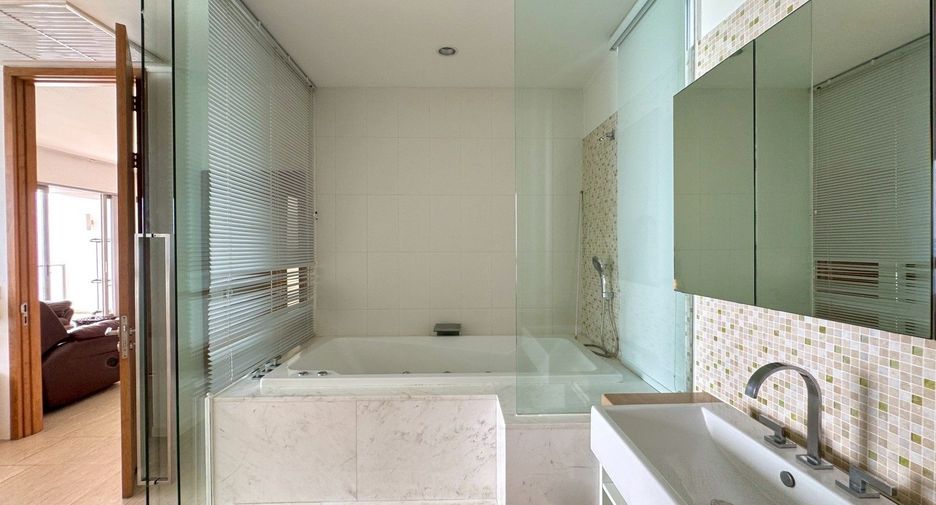 For rent 2 bedrooms condo in Bang Lamung, Chonburi