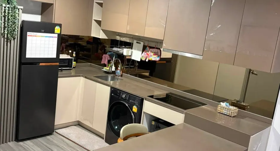 For rent 2 bedrooms condo in Bang Rak, Bangkok