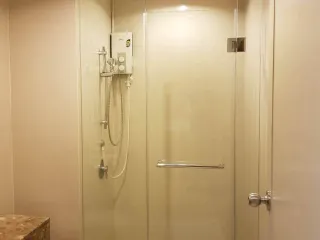 For rent 3 bedrooms condo in Bang Rak, Bangkok