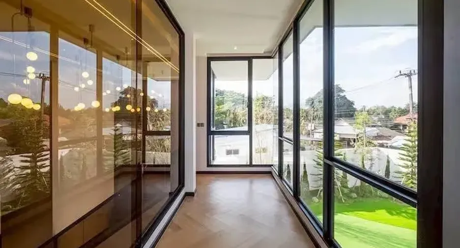 For sale 5 bedrooms villa in Mueang Chiang Mai, Chiang Mai