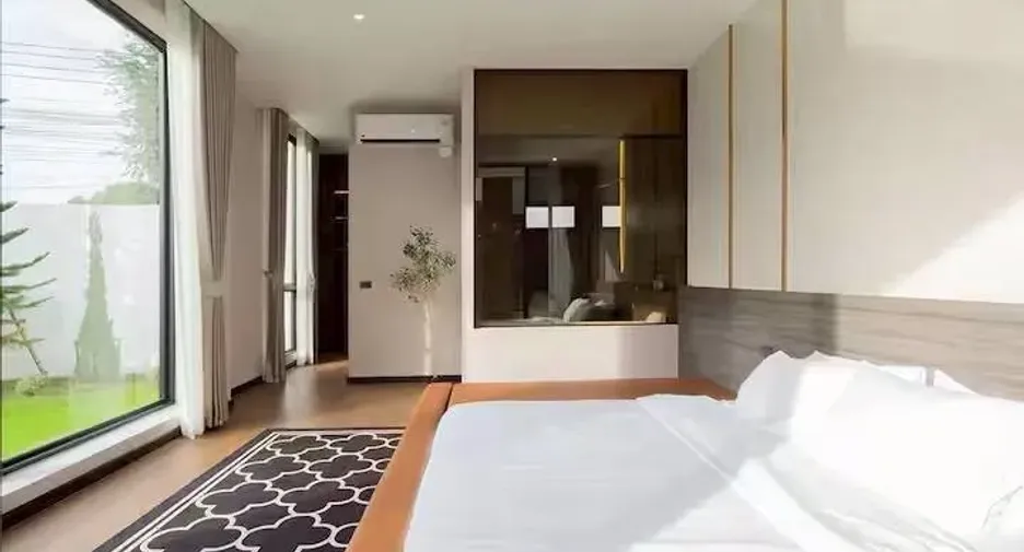 For sale 5 bedrooms villa in Mueang Chiang Mai, Chiang Mai