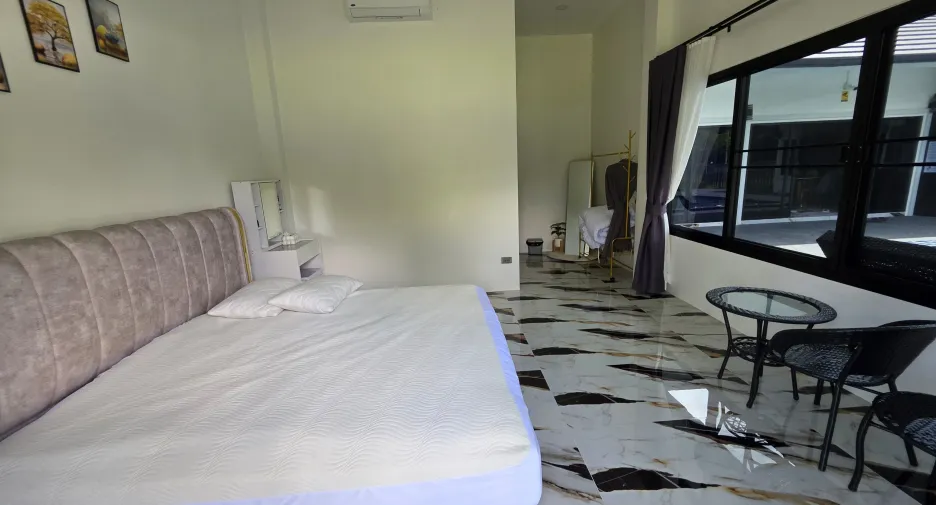 For sale and for rent 5 bedrooms villa in Saraphi, Chiang Mai