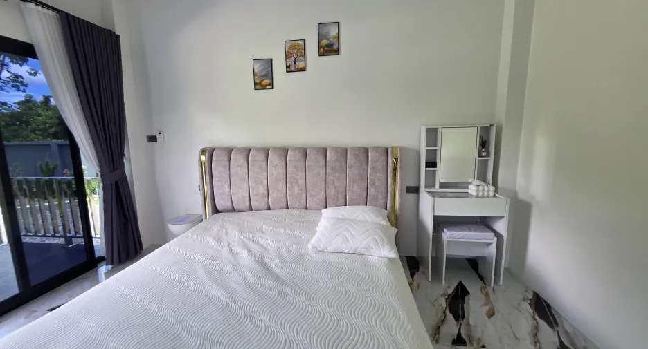 For sale and for rent 5 bedrooms villa in Saraphi, Chiang Mai