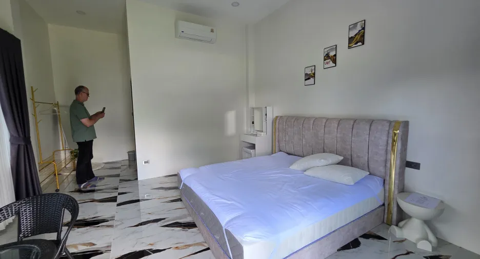 For sale and for rent 5 bedrooms villa in Saraphi, Chiang Mai