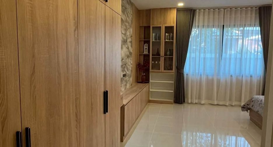 For sale 3 ベッドルーム villa in Bang Lamung, Chonburi