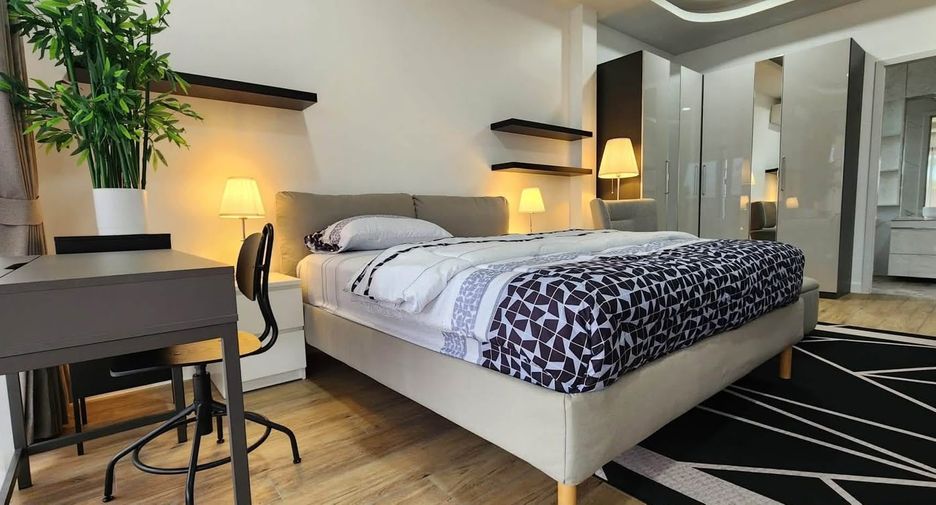 For sale 5 bedrooms villa in Bang Lamung, Chonburi